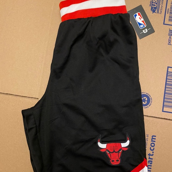 NBA Other - Mens Chicago bulls Shorts NWT